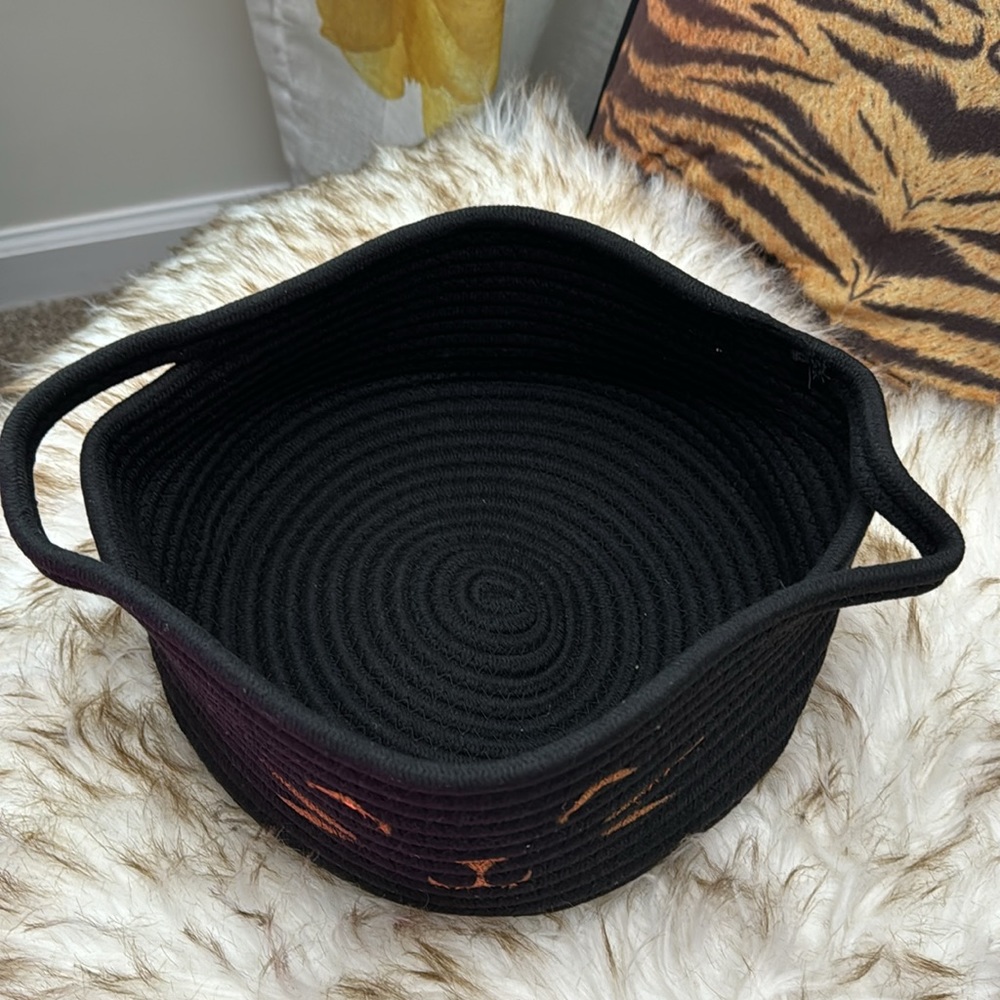 NWOT Small cat storage basket - Picture 2 of 2